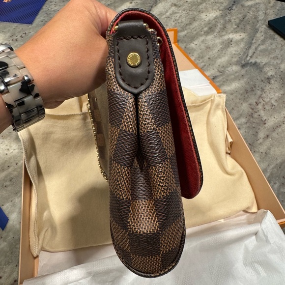 EUC Louis Vuitton Favorite MM - Picture 7 of 10